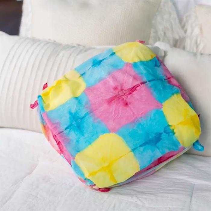 Tie Dye No-Sew Pillow