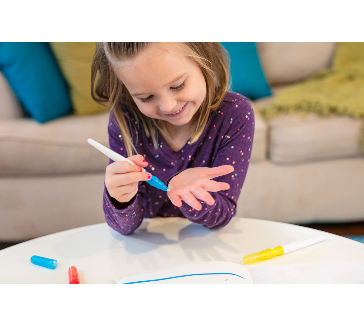 Color Wonder Paintbrush Pens and paper pad mess free