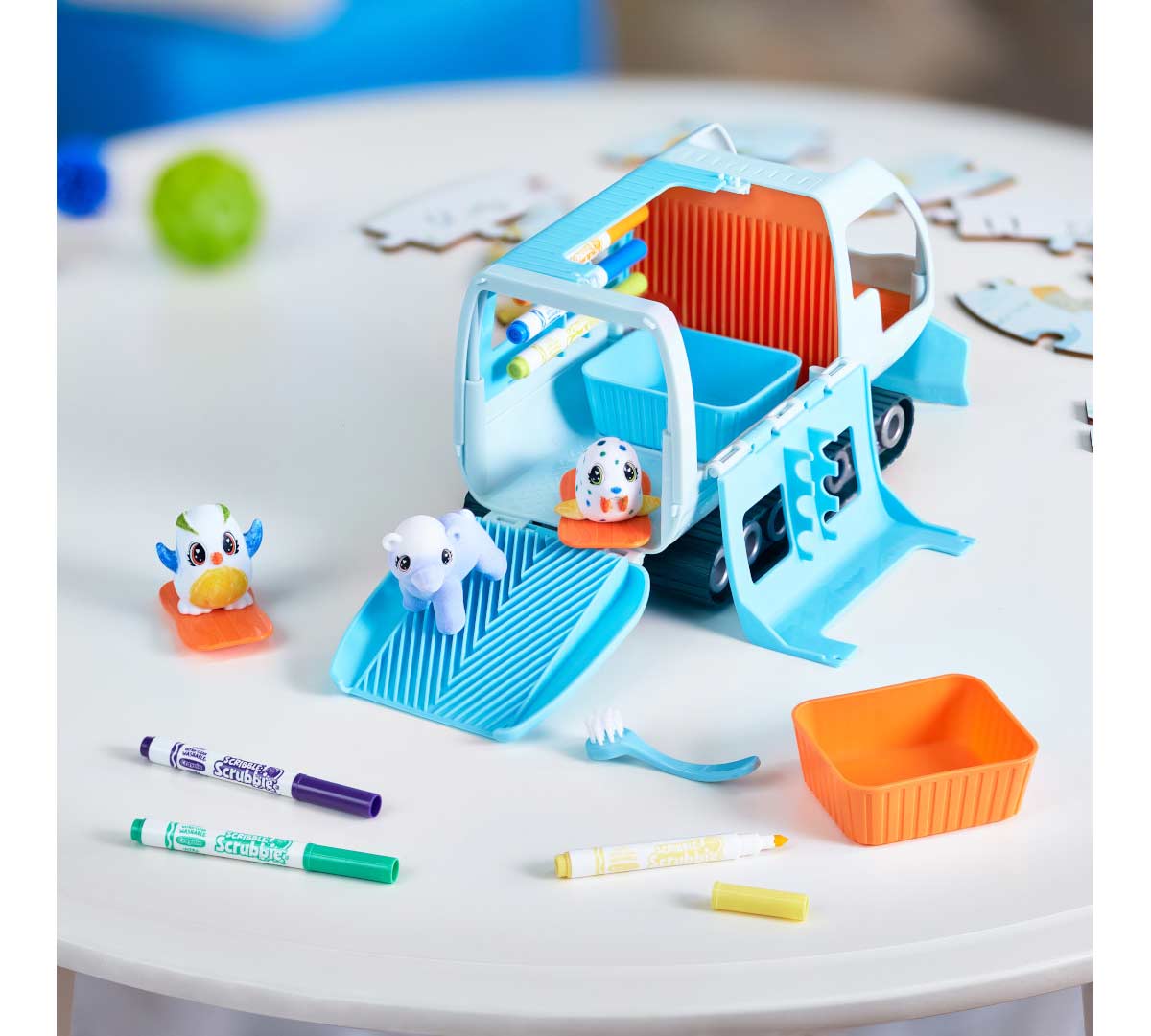 Scribble Scrubbies Snow Explorer open with pets and markers